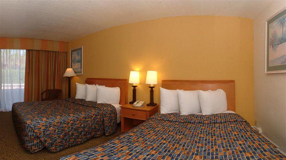 Days Inn By Wyndham Neptune Beach แจ็กสันวิลล์บีช ภายนอก รูปภาพ