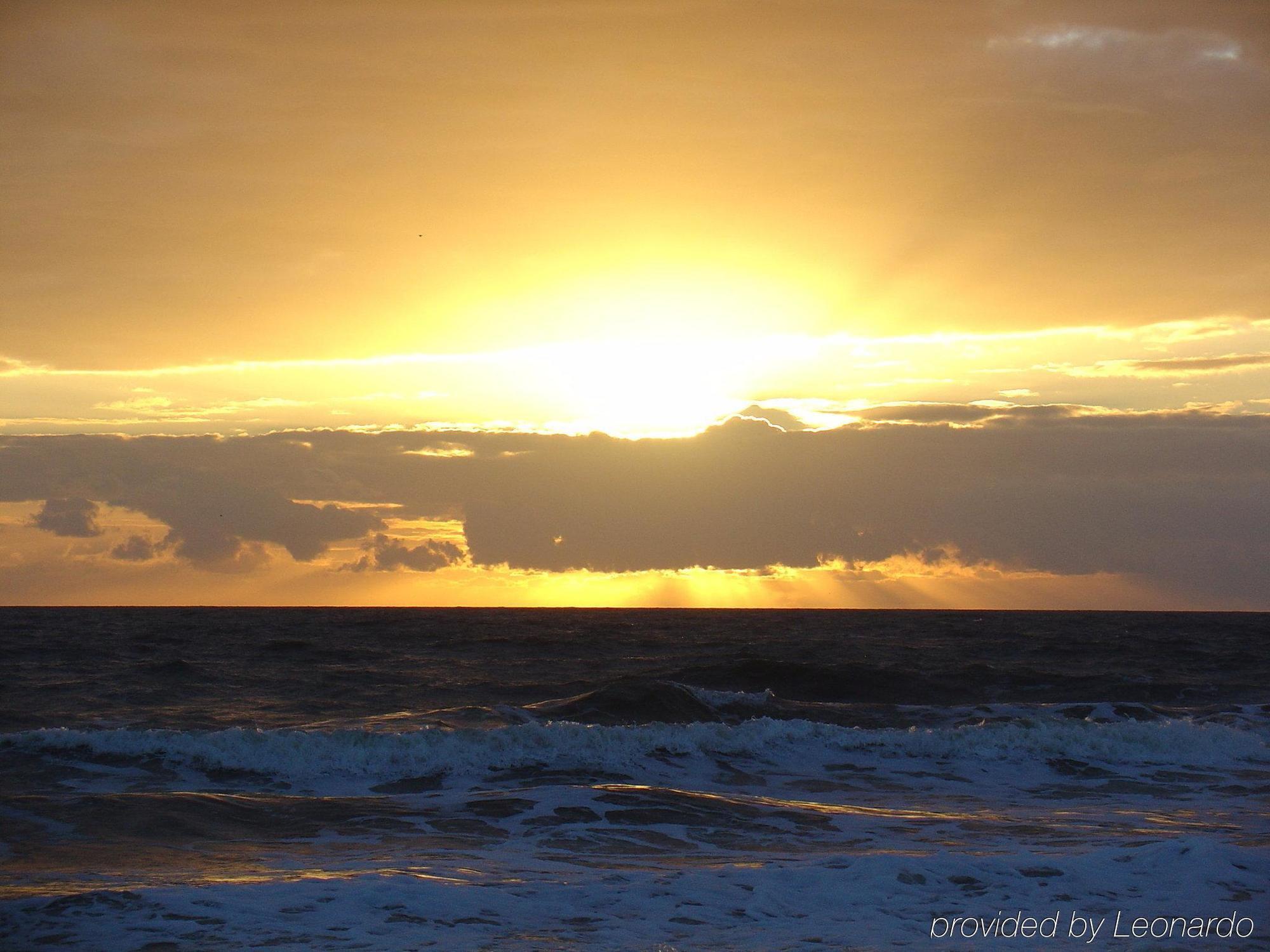 Days Inn By Wyndham Neptune Beach แจ็กสันวิลล์บีช ภายนอก รูปภาพ