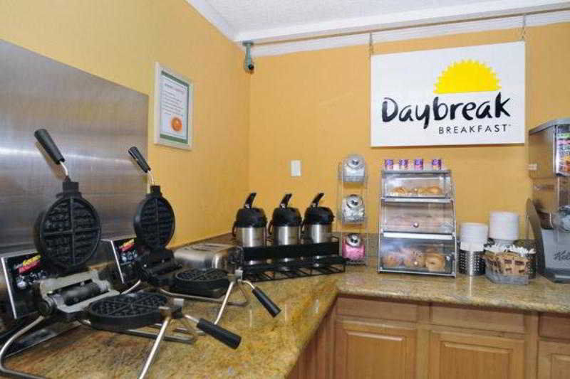 Days Inn By Wyndham Neptune Beach แจ็กสันวิลล์บีช ภายนอก รูปภาพ