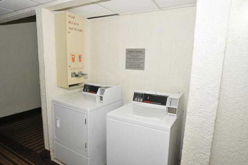 Days Inn By Wyndham Neptune Beach แจ็กสันวิลล์บีช ภายนอก รูปภาพ