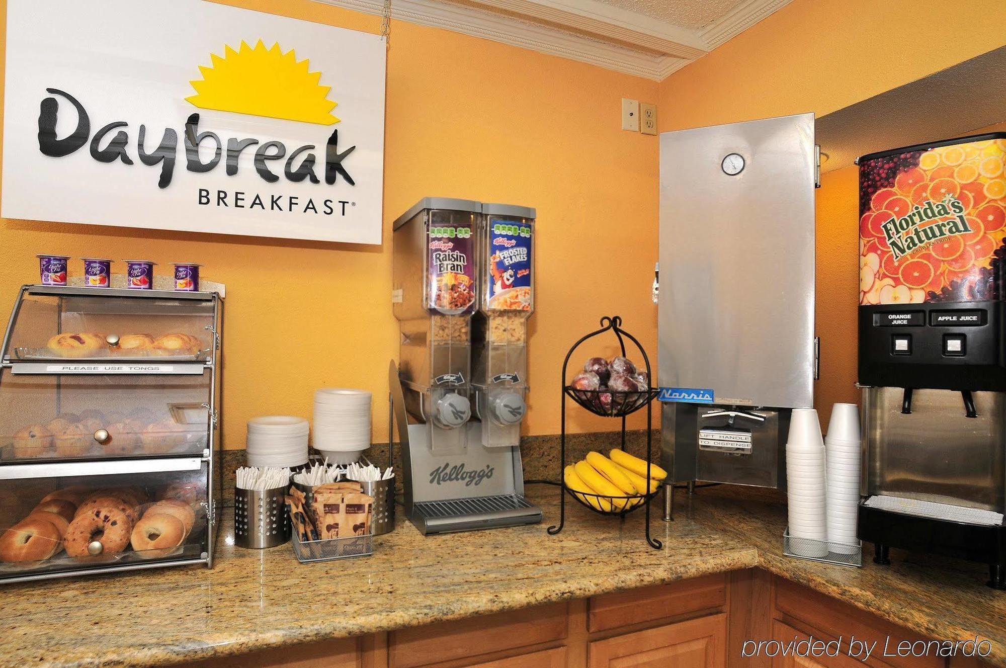 Days Inn By Wyndham Neptune Beach แจ็กสันวิลล์บีช ภายนอก รูปภาพ