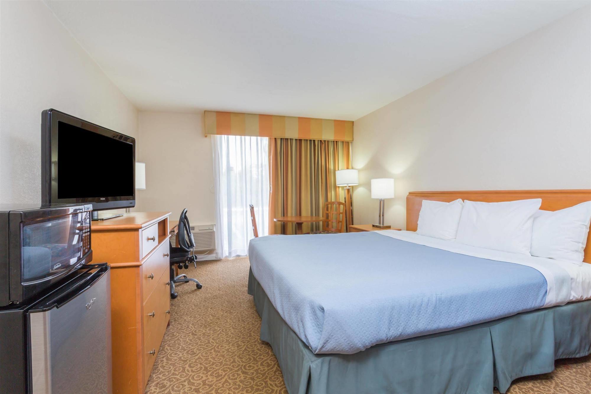 Days Inn By Wyndham Neptune Beach แจ็กสันวิลล์บีช ภายนอก รูปภาพ